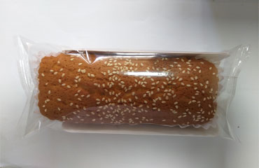 کیک صبحانه پرتغالی با تزئین کنجد