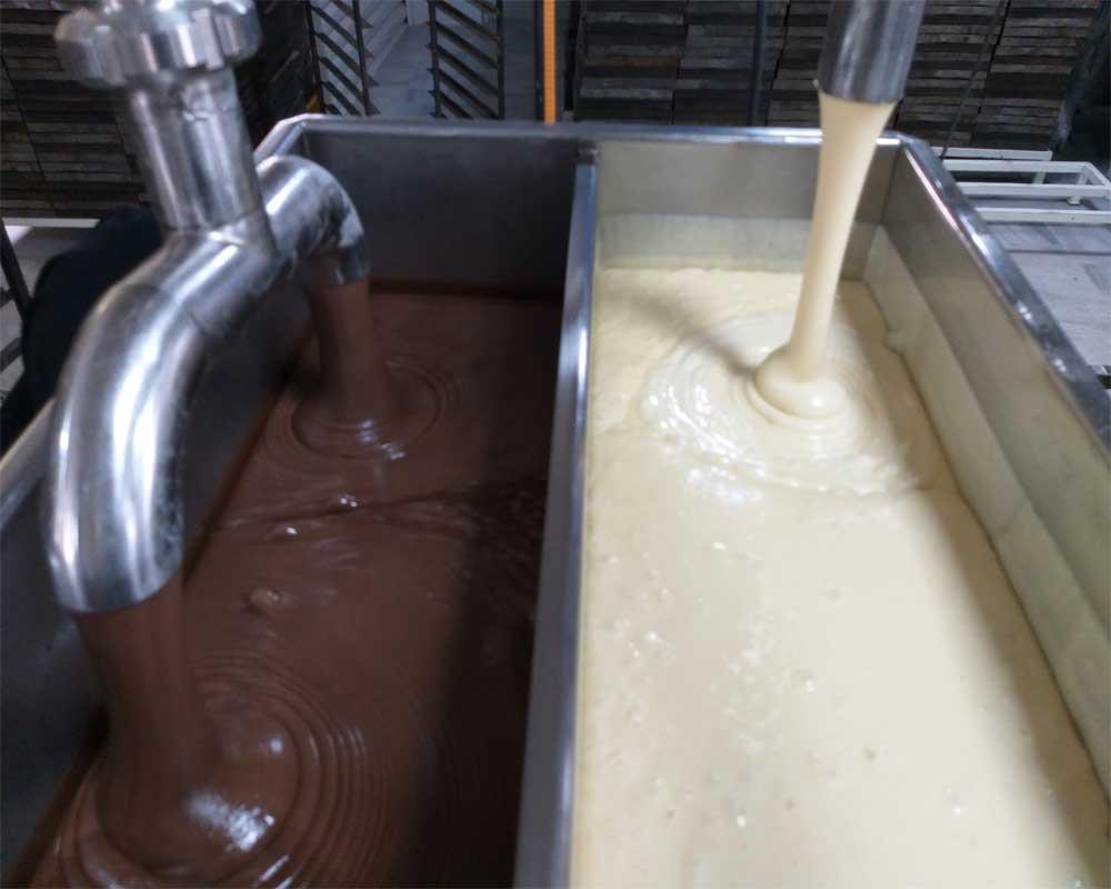 خمیر کیک دورنگ